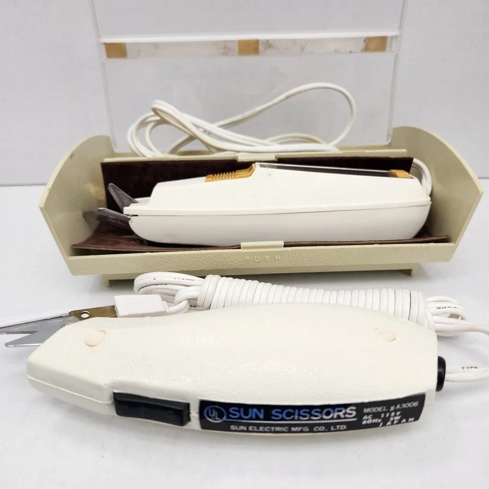 Vintage Lot Of Electric Fabric Scissors Sun A3006 & Sears With case 344.2179